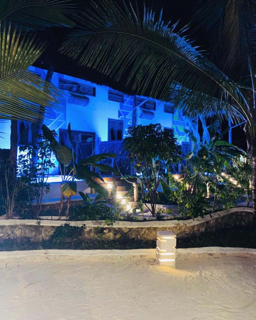 Tsunami Village Bwejuu Kültér fotó
