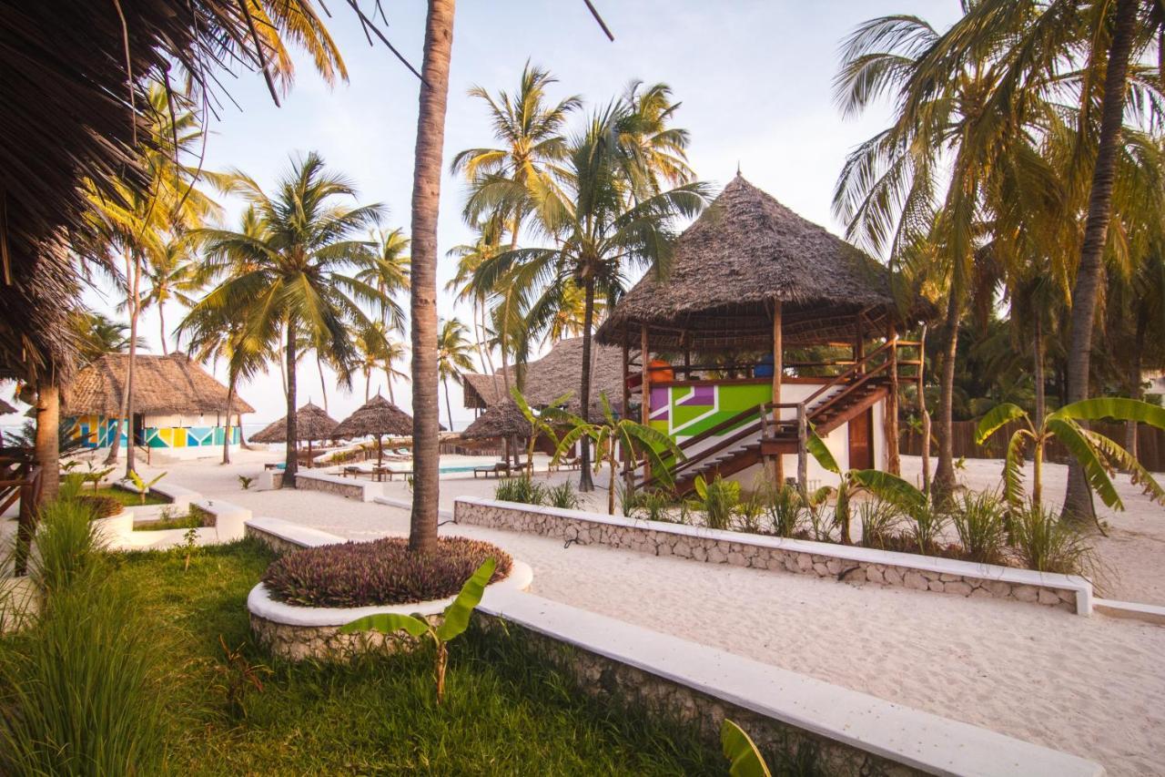 Tsunami Village Bwejuu Kültér fotó