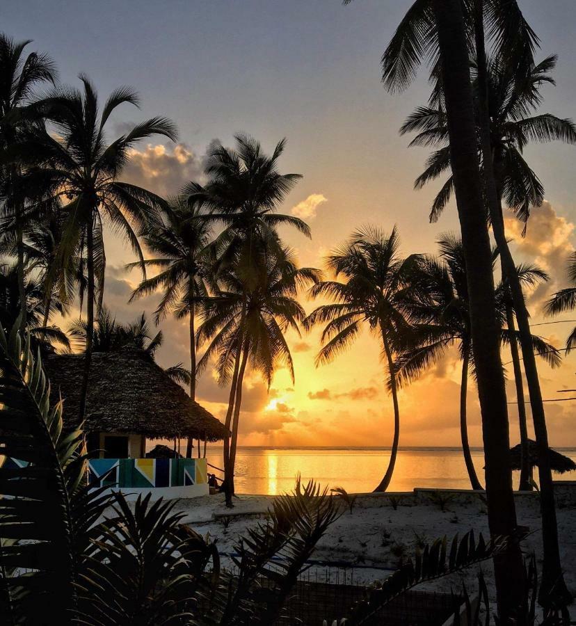 Tsunami Village Bwejuu Kültér fotó