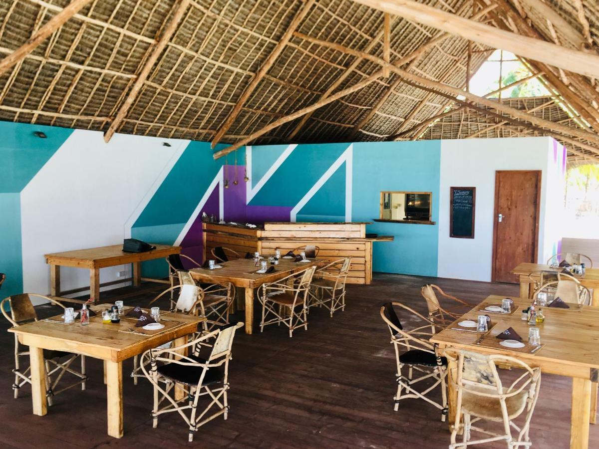 Tsunami Village Bwejuu Kültér fotó